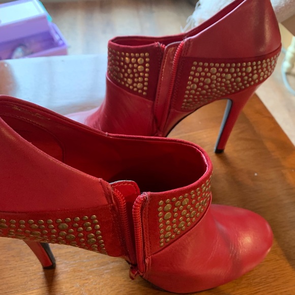 ABS Allen Schwartz Red leather stiletto booties - Picture 7 of 8